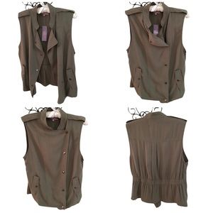 🪻 NWT Francesca’s Harper Vest Top Size M